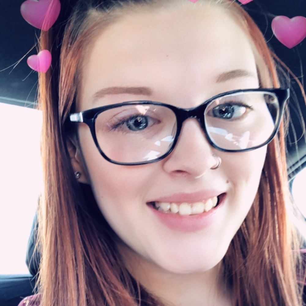 Meet your Posher, Alexis